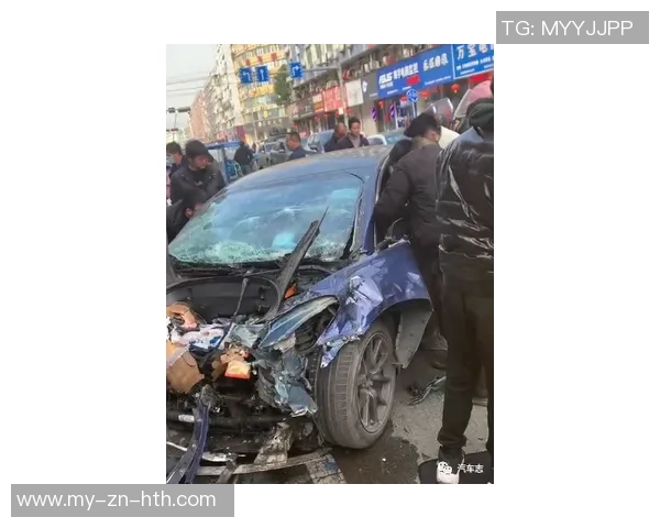 公交司机穿利物浦球衣遭切尔西球迷围攻后被解雇引发热议