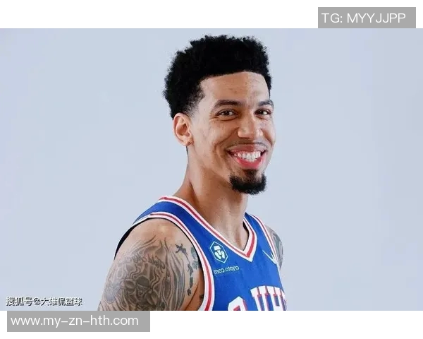 巴图姆晒定妆照宣布开启职业生涯第18个赛季状态依旧火热