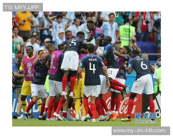 瓦妮莎携子女与坎迪斯帕克共赏道奇队晋级世界大赛精彩瞬间