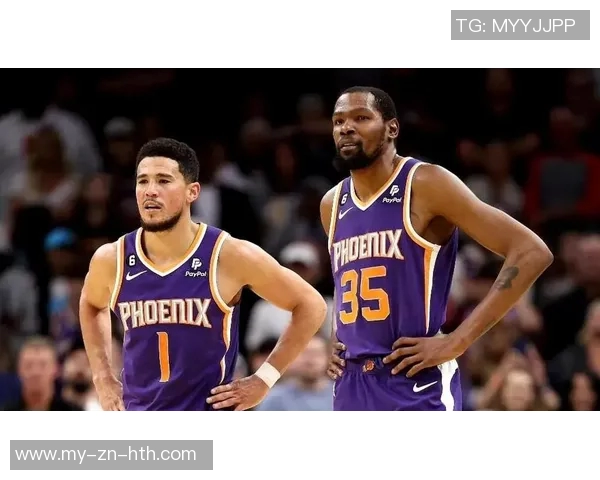 杜兰特透露侄子崇拜布克或因曾与他并肩作战