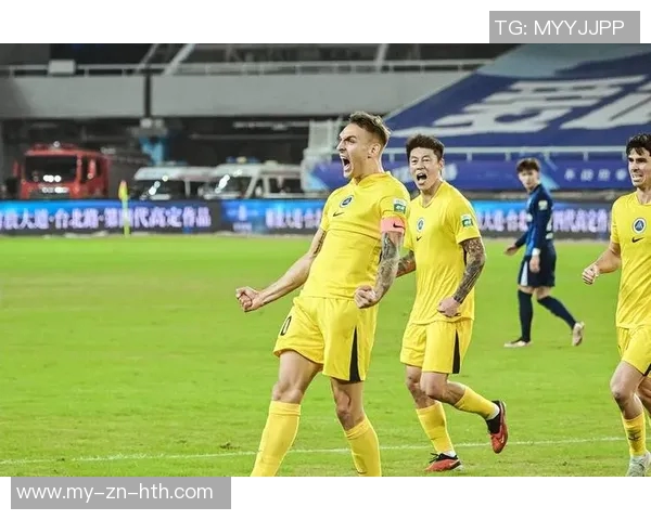 武汉三镇对阵深圳新鹏城半场战报埃杜加西亚再度破门杨一鸣遭遇红牌处罚 武汉三镇对阵深圳新鹏城半场战报埃杜加西亚再度破门杨一鸣遭遇红牌处罚